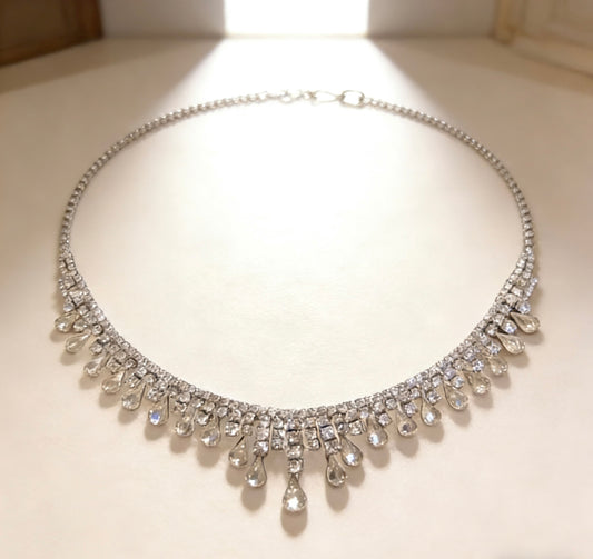 D-0003 Exquisite Crushed Diamond Statement Necklace | Radiant Sparkle for an Effortlessly Elegant Rich Girl Look